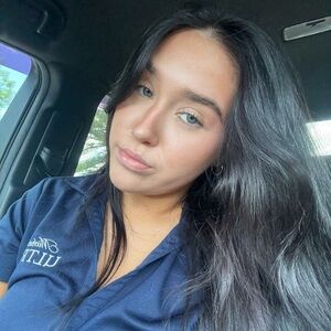 Meet your Posher, Kendra